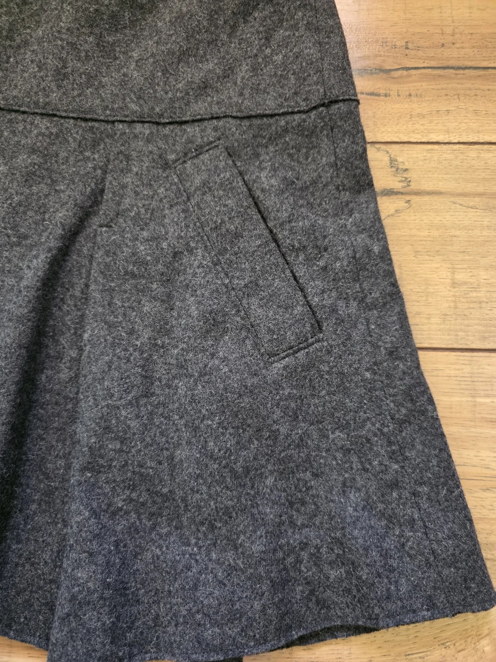 Vince Gray Wool Pleated Skater Skirt Sz 4